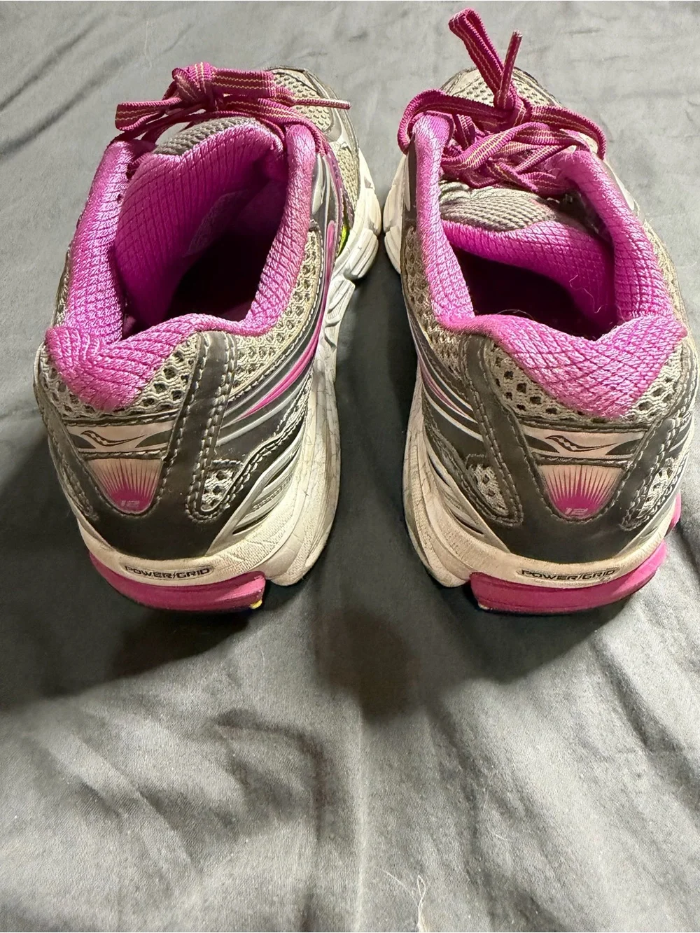 Saucony light gray